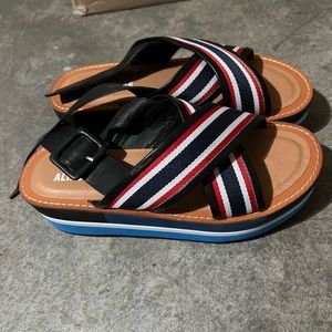 Alias Mae Sandals (Brand new!)